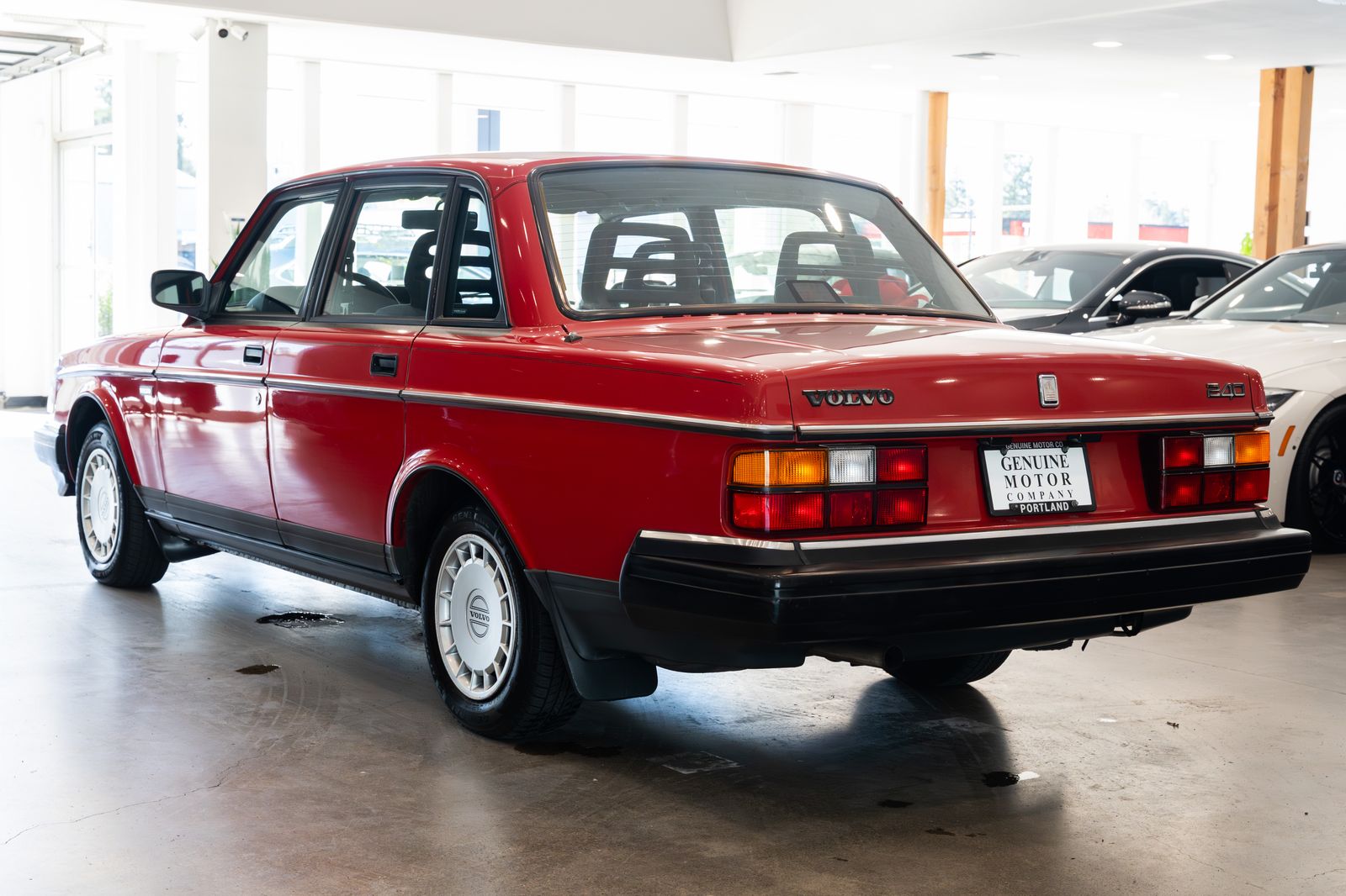 View vehicle photo 7