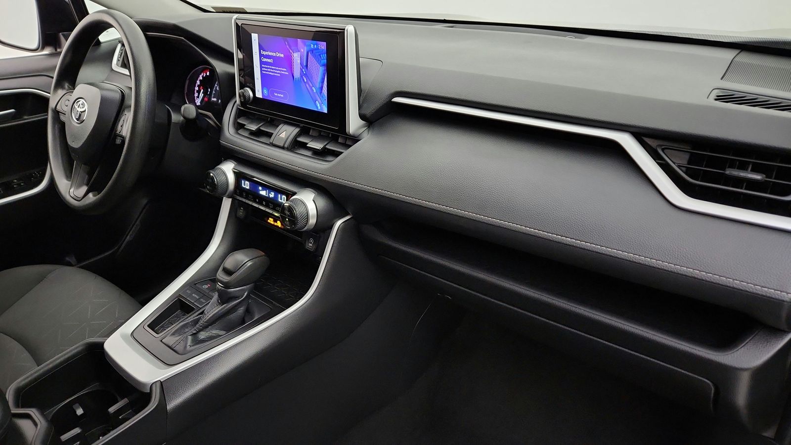 Used 2024  Toyota XLE image 39