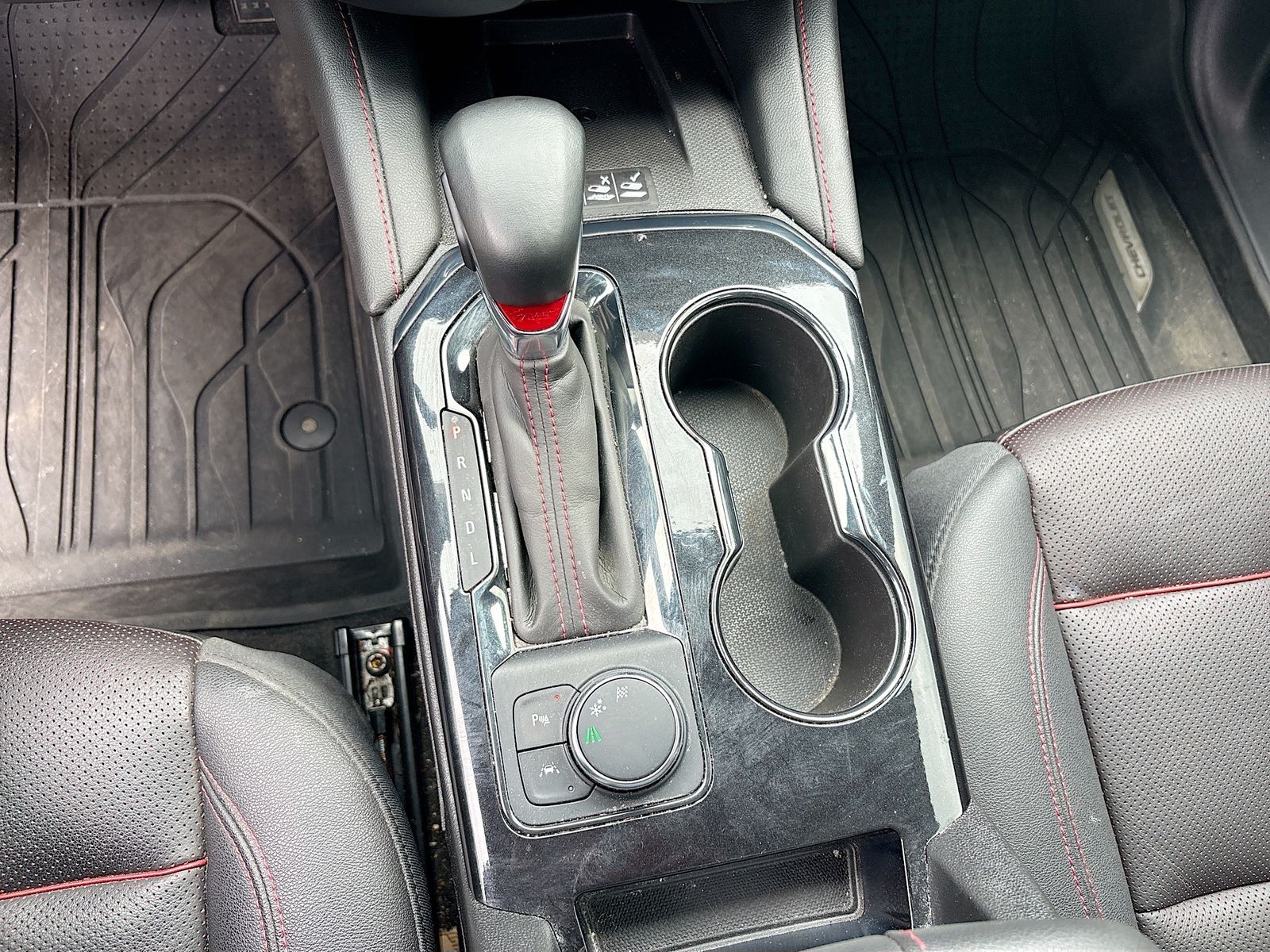 Used 2024 Gray Chevrolet RS image 17
