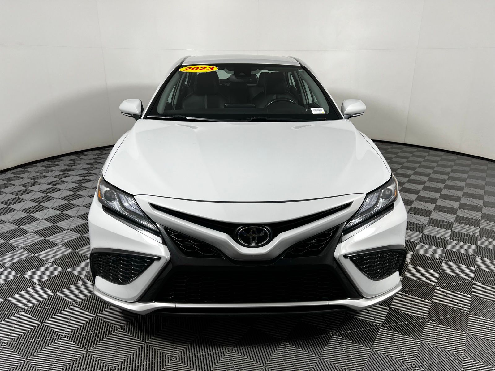 2023 Toyota Camry XSE 2