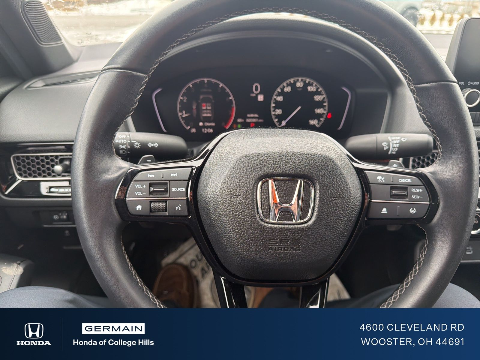 View vehicle photo 5