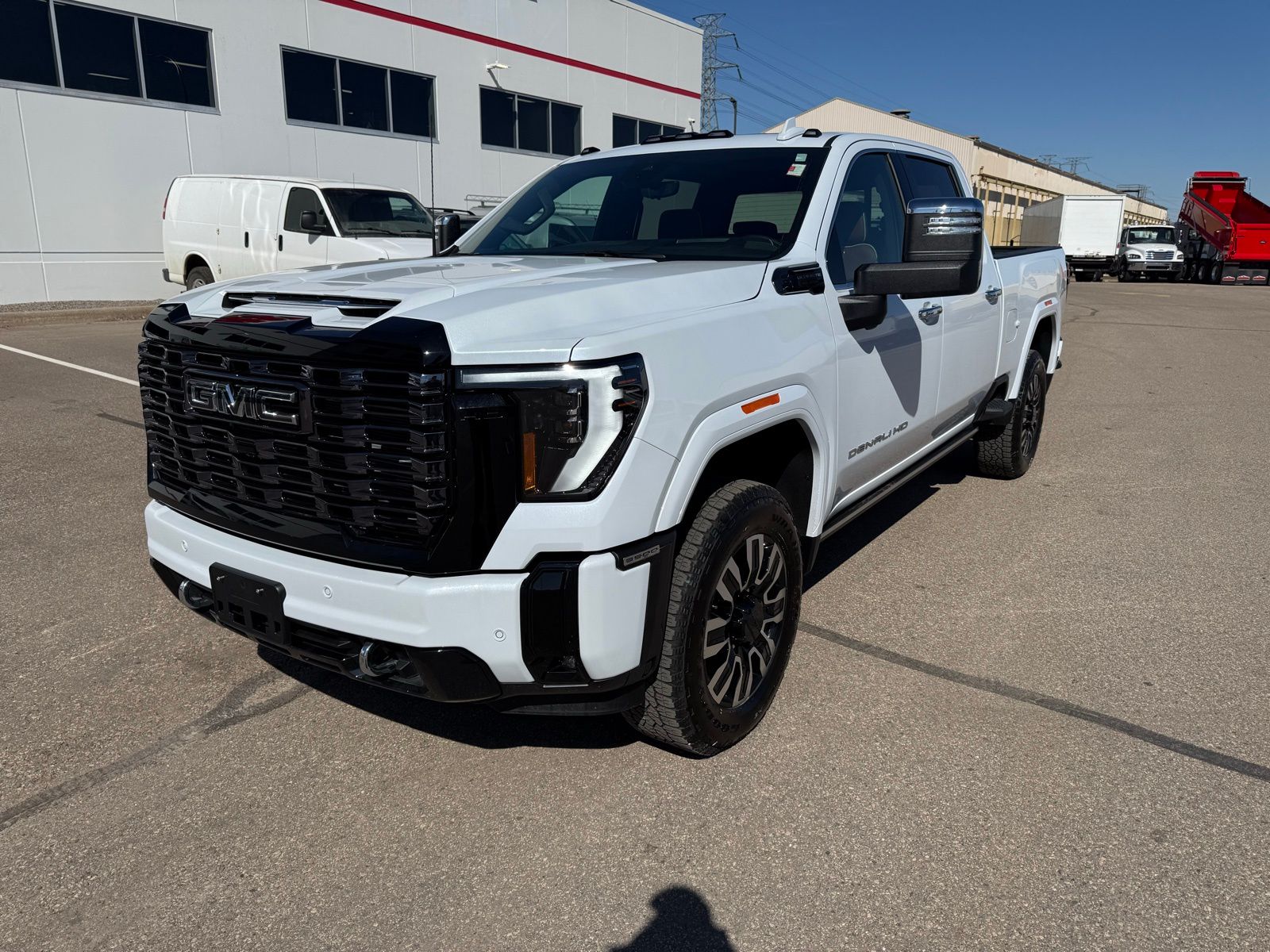 Glacier White Tricoat 2026 GMC Sierra 3500HD Denali Ultimate Crew Cab 4WD Pickup Truck Four-Wheel Drive Automatic