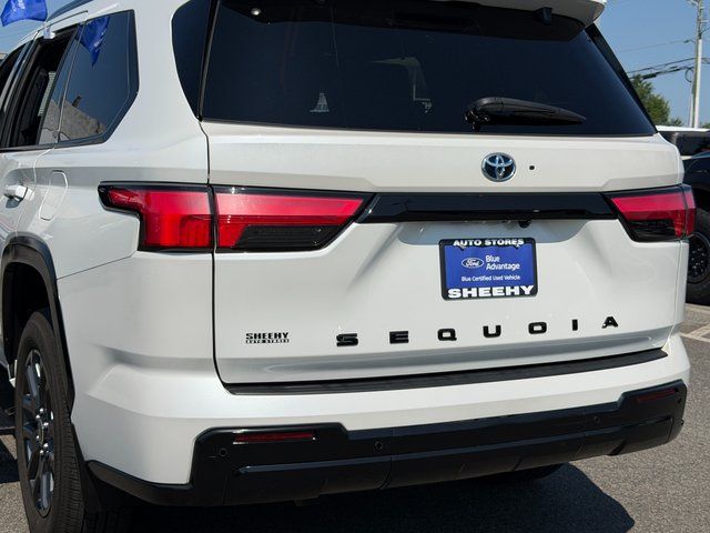 Used 2023 Pearl Toyota Platinum image 39