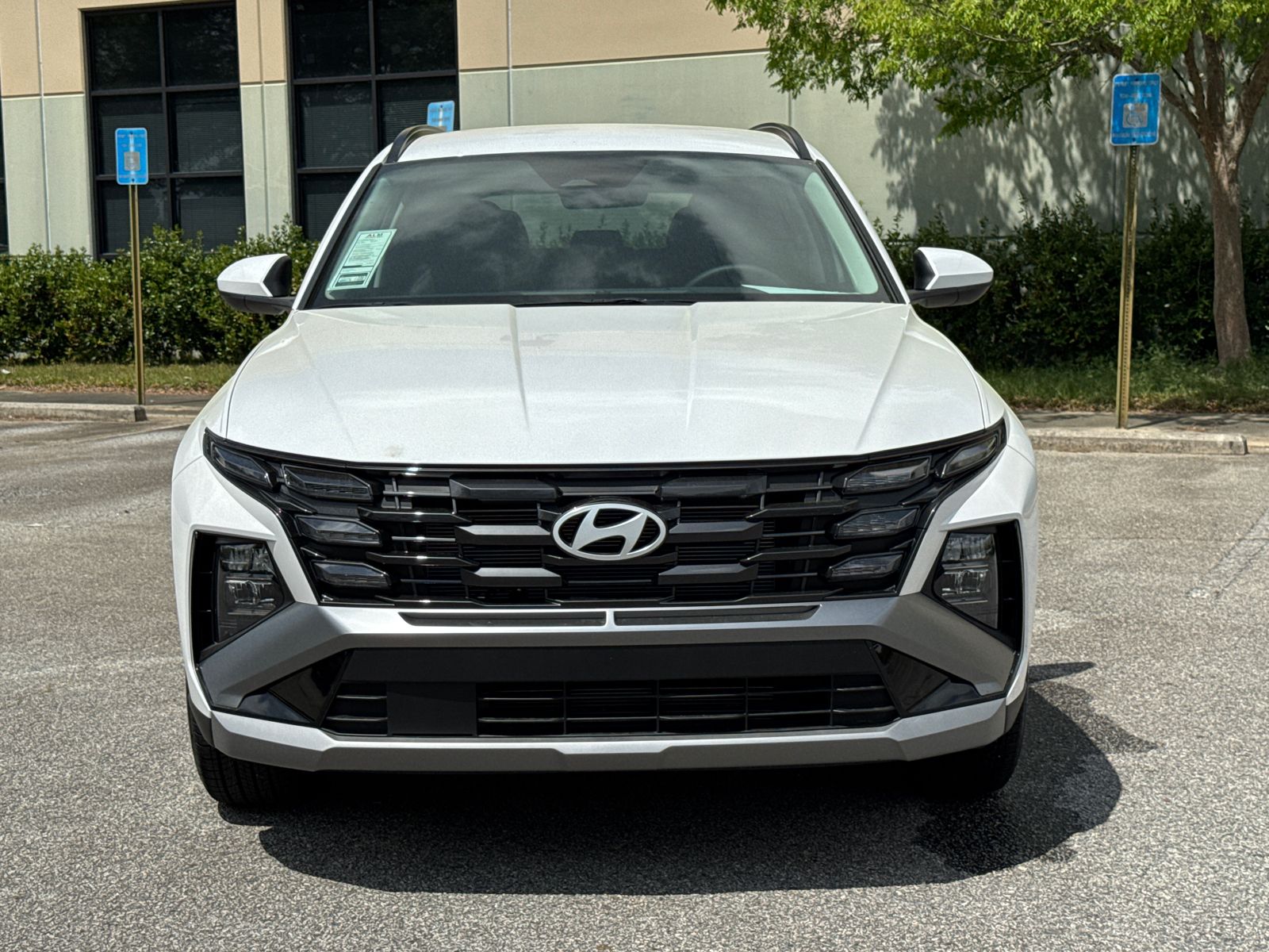 2025 Hyundai Tucson SEL photo 2