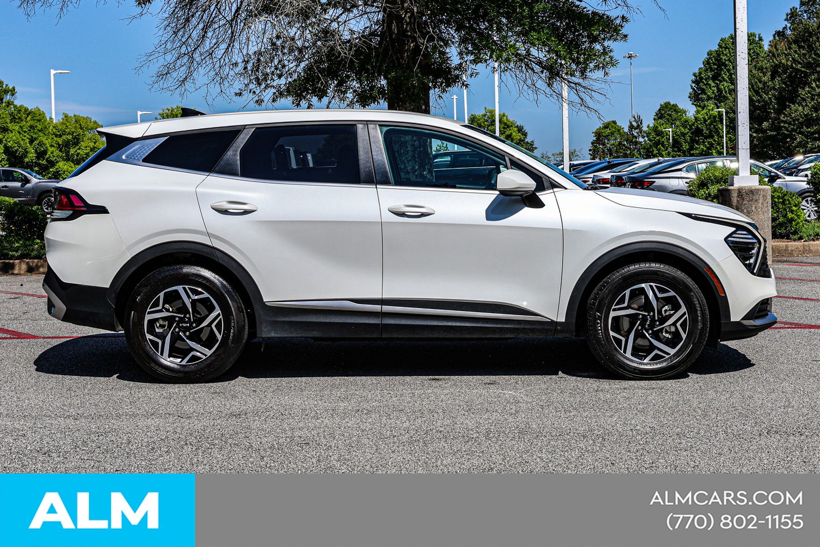 Used 2025 White Kia LX image 11