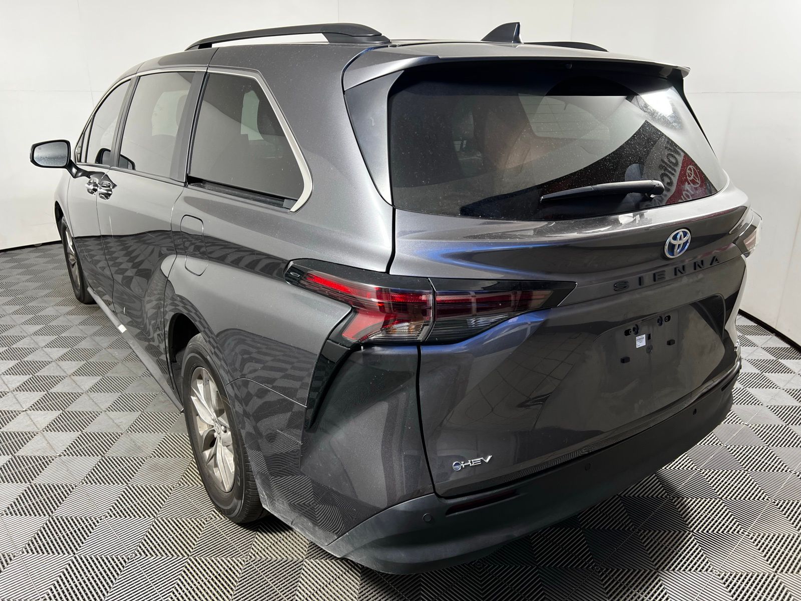 Thumbnail: 2025 Toyota Sienna - 7