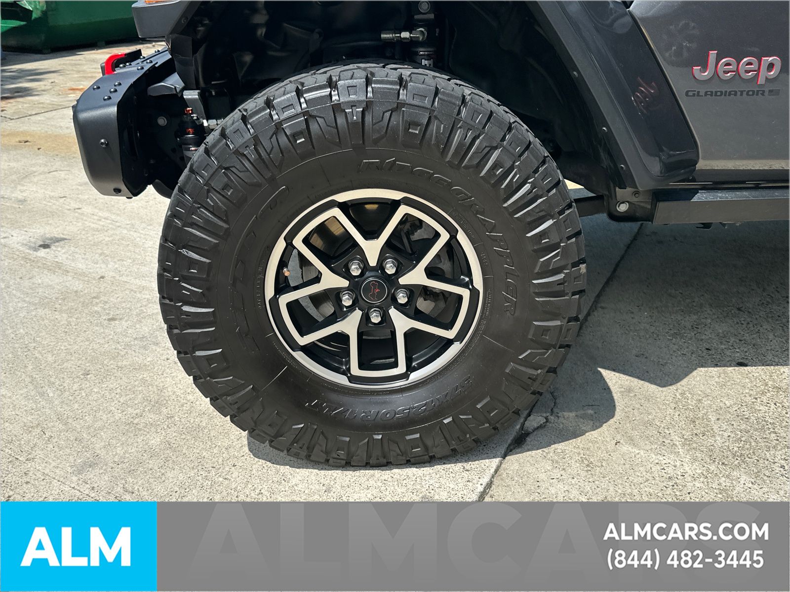 Used 2025 Gray Jeep Rubicon image 12