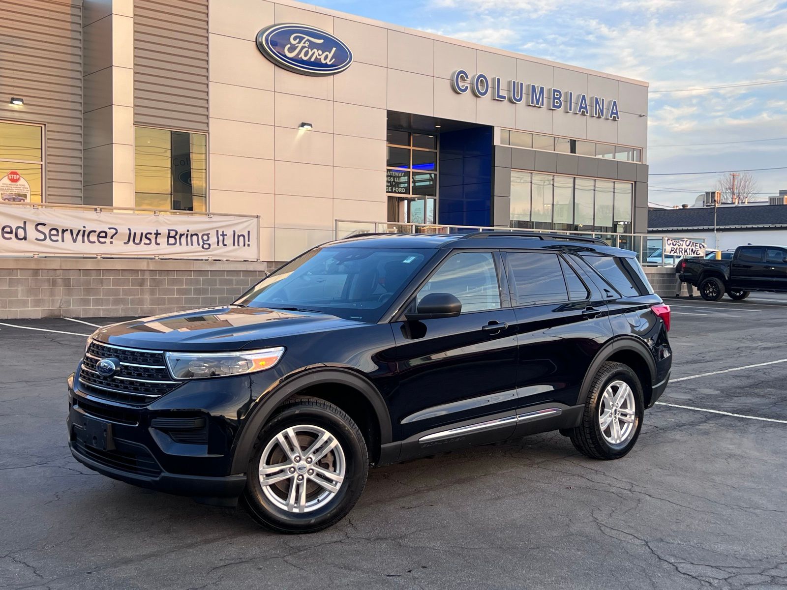 2023 Ford Explorer XLT AWD