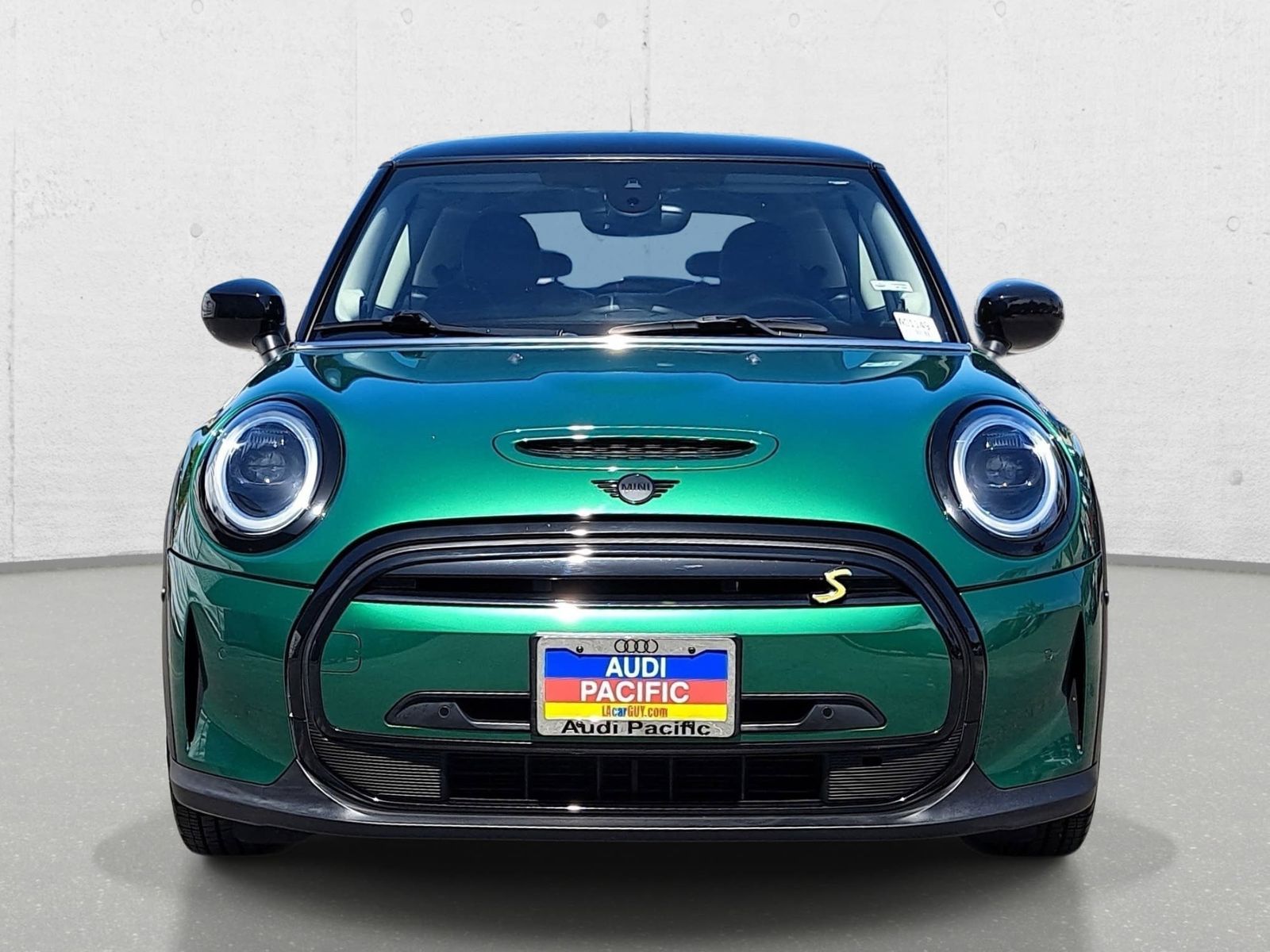 2024 MINI Hardtop Cooper SE's photo