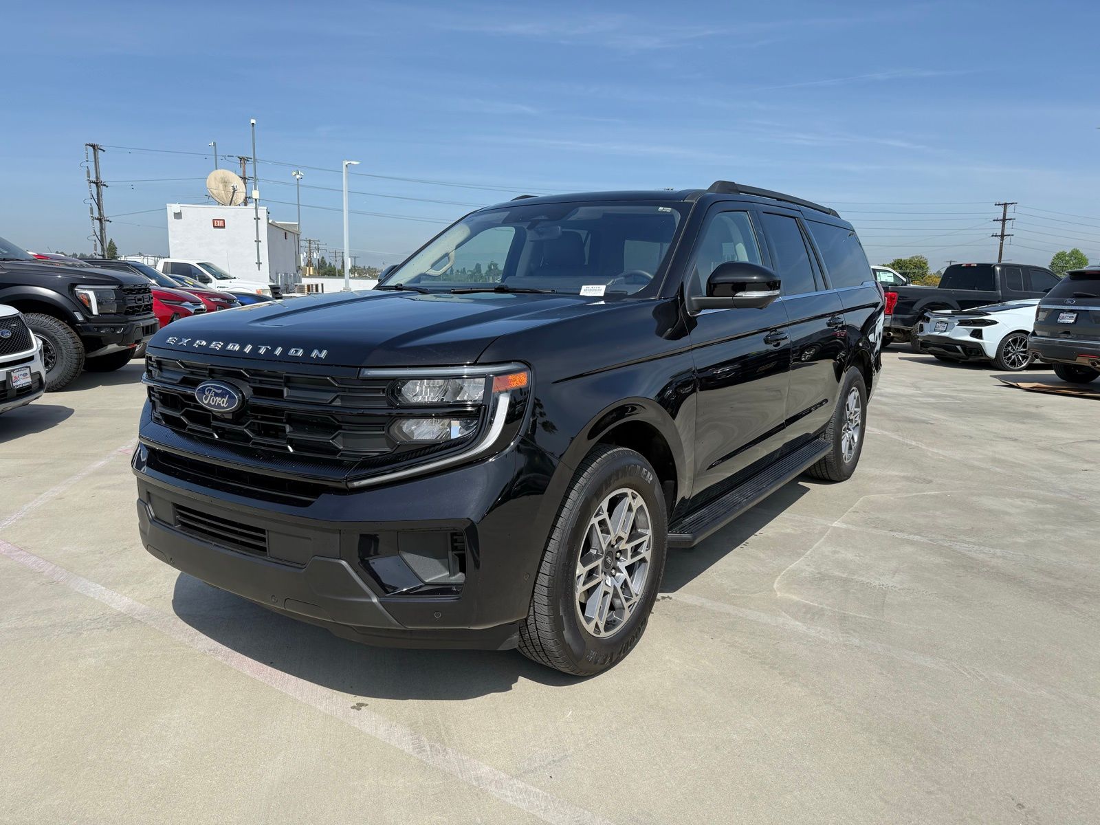 2025 Ford Expedition MAX Active RWD