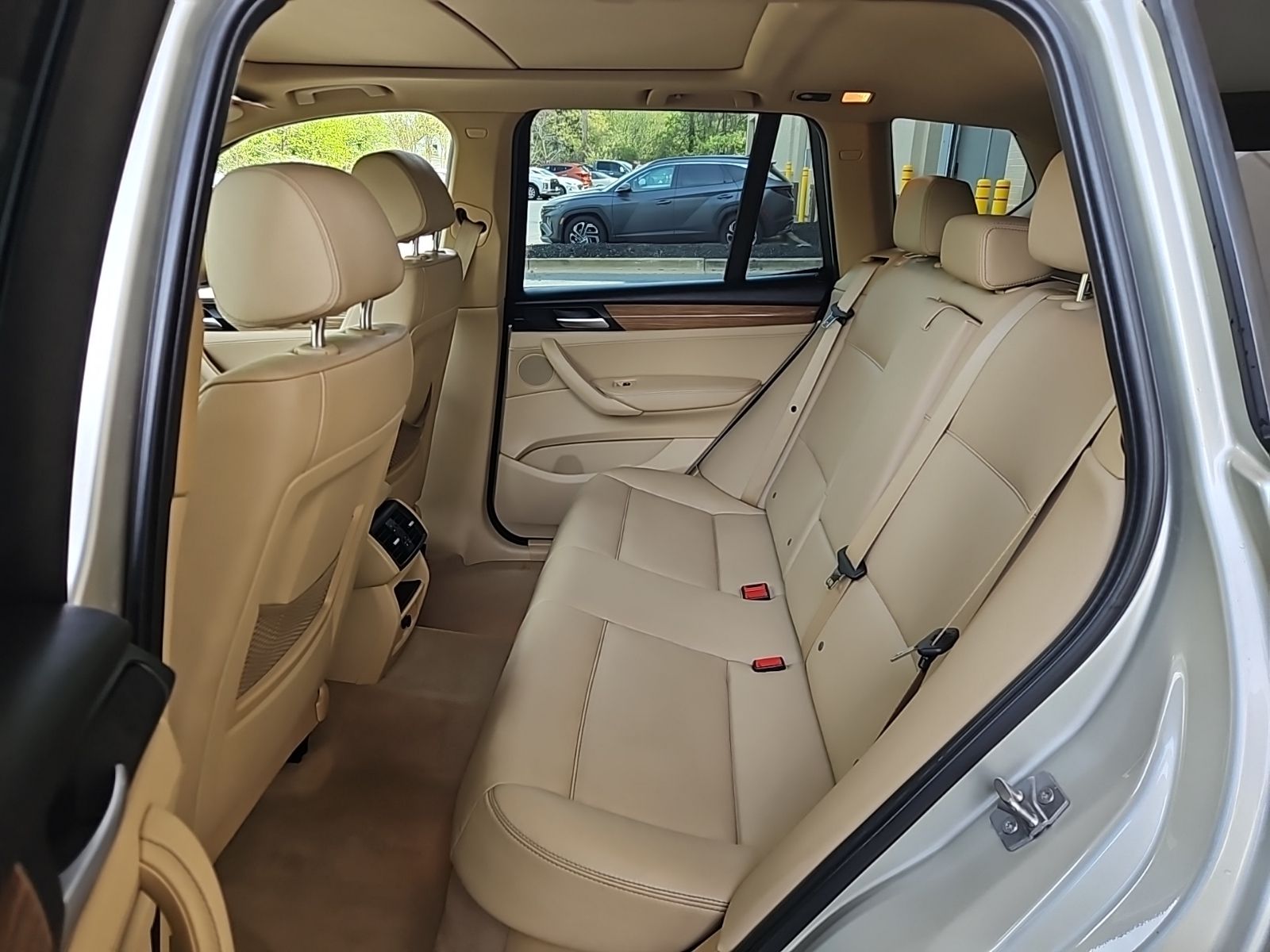 Used 2011 Silver BMW xDrive28i image 6
