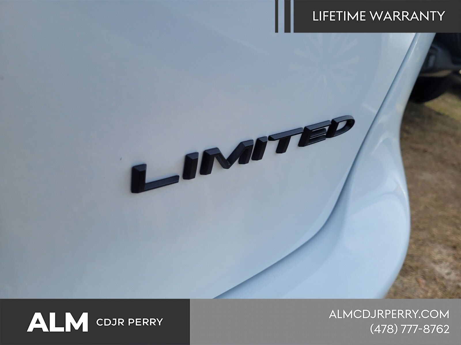 New 2026 Bright White Clear-Coat Exterior Paint Chrysler Limited image 16