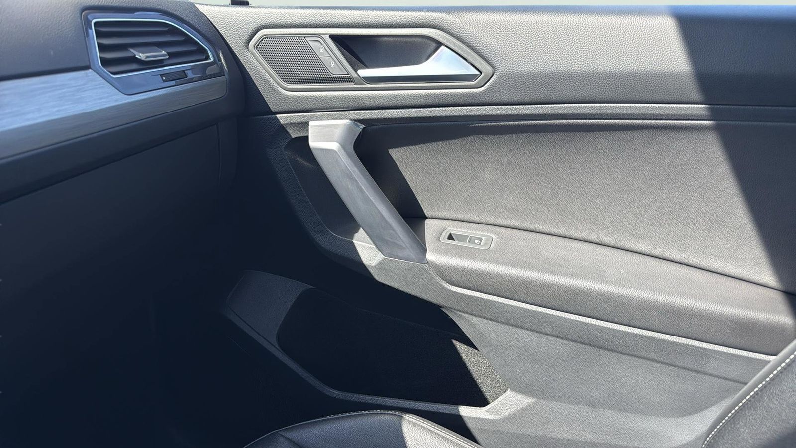 Used Car 2021 Volkswagen Tiguan  2.0t Sel For Sale Under $25,000 In Austin, Texas