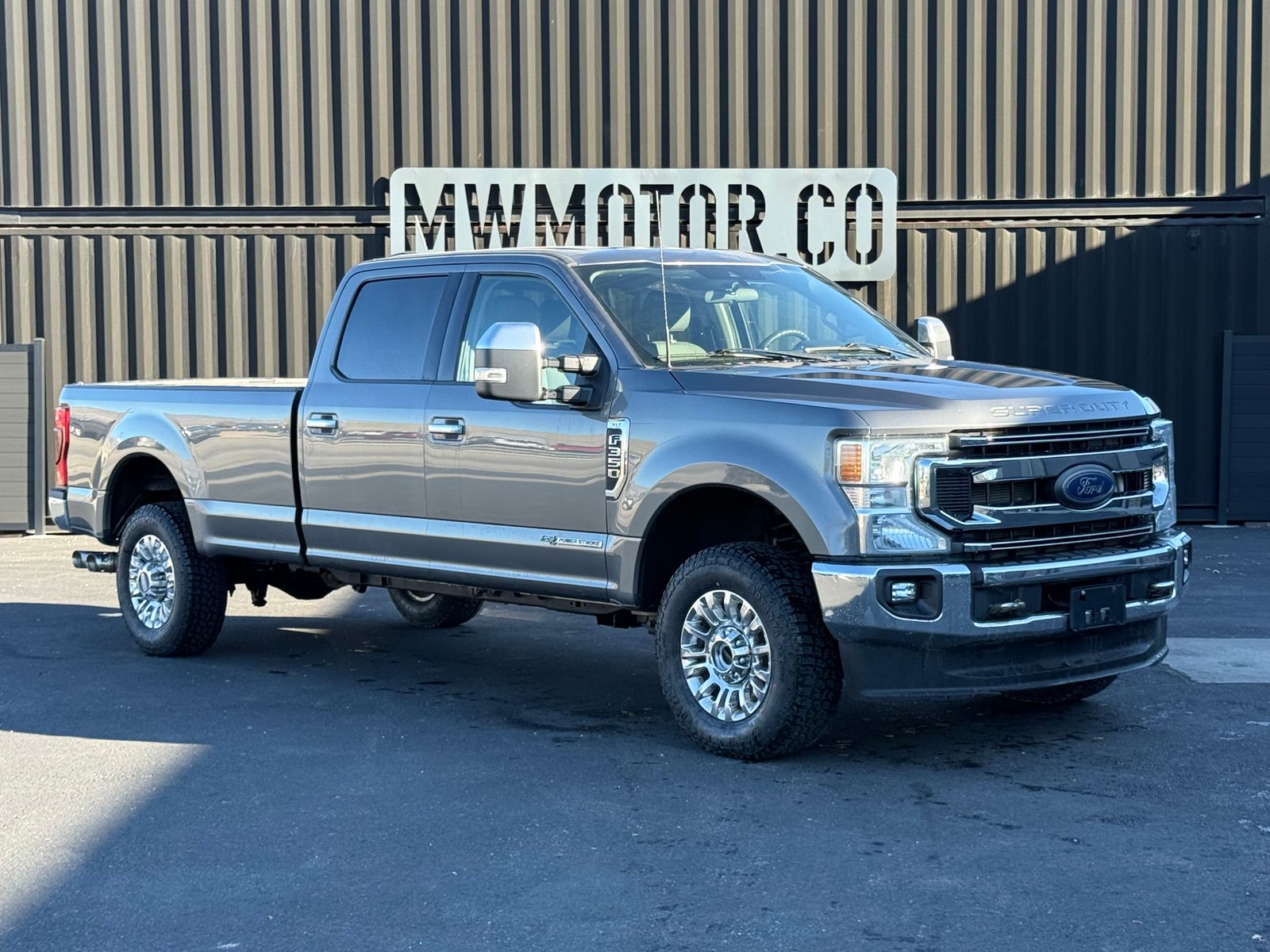 2022 Ford F-350 Super Duty XLT's photo
