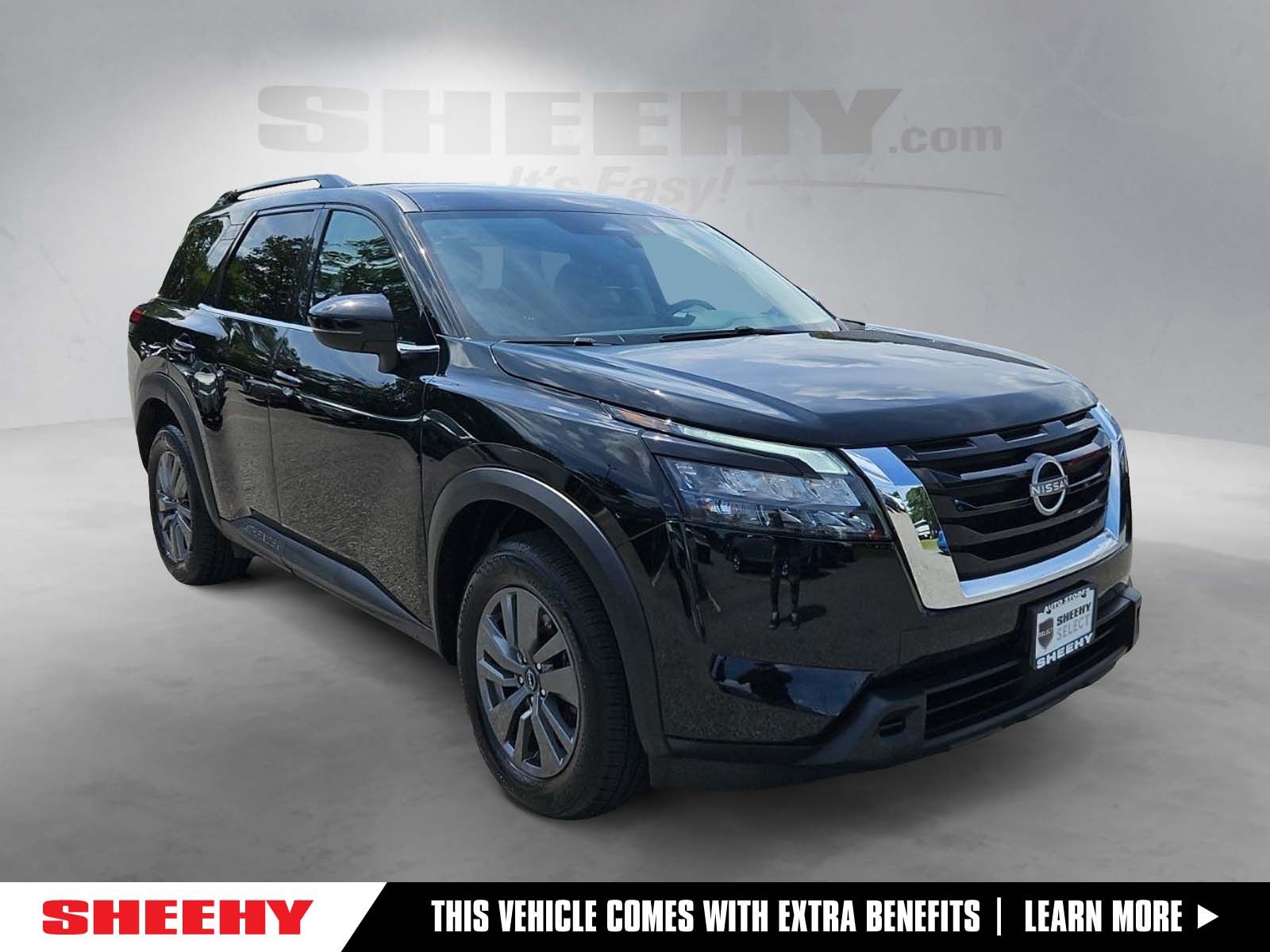 2024 Nissan Pathfinder SV