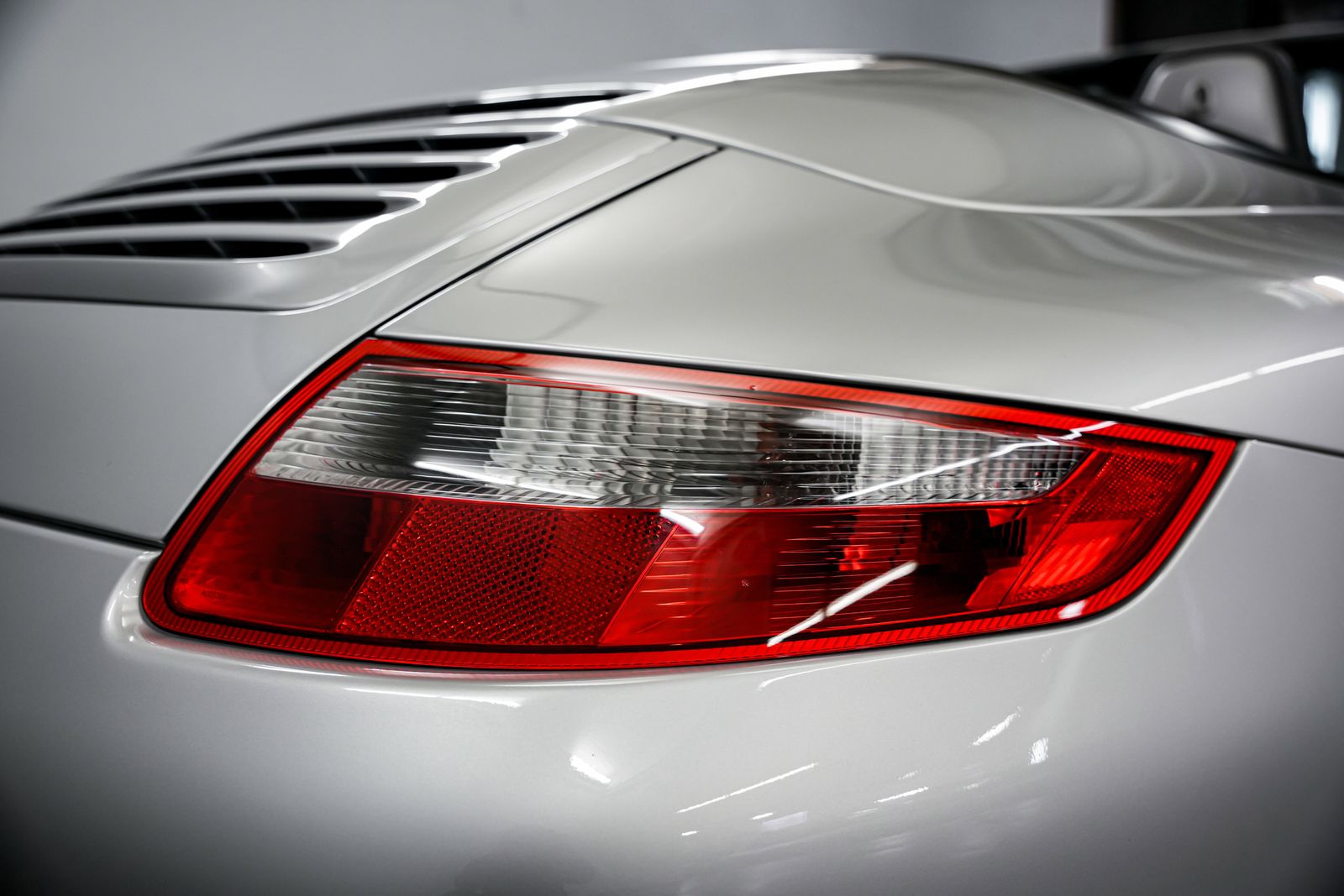 2005 Porsche 911 Carrera S — photo 35