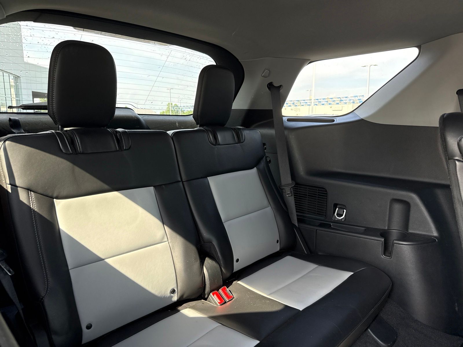 2023 Ford Explorer image 9