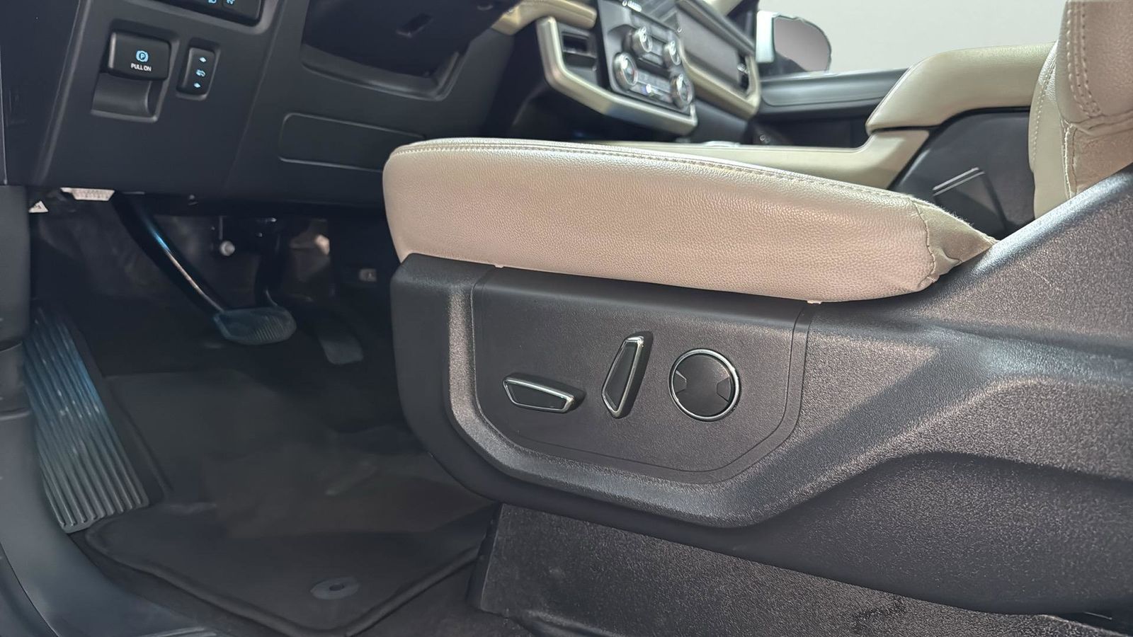 Used Car 2024 Ford Expedition Max  Limited For Sale Under $60,000 In Austin, Texas