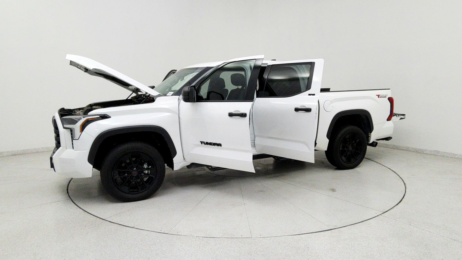Used 2023 White Toyota SR5 image 12