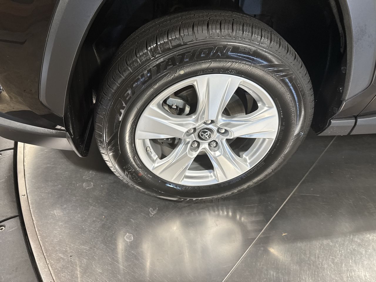 2019 Toyota RAV4 Hybrid XLE photo 10