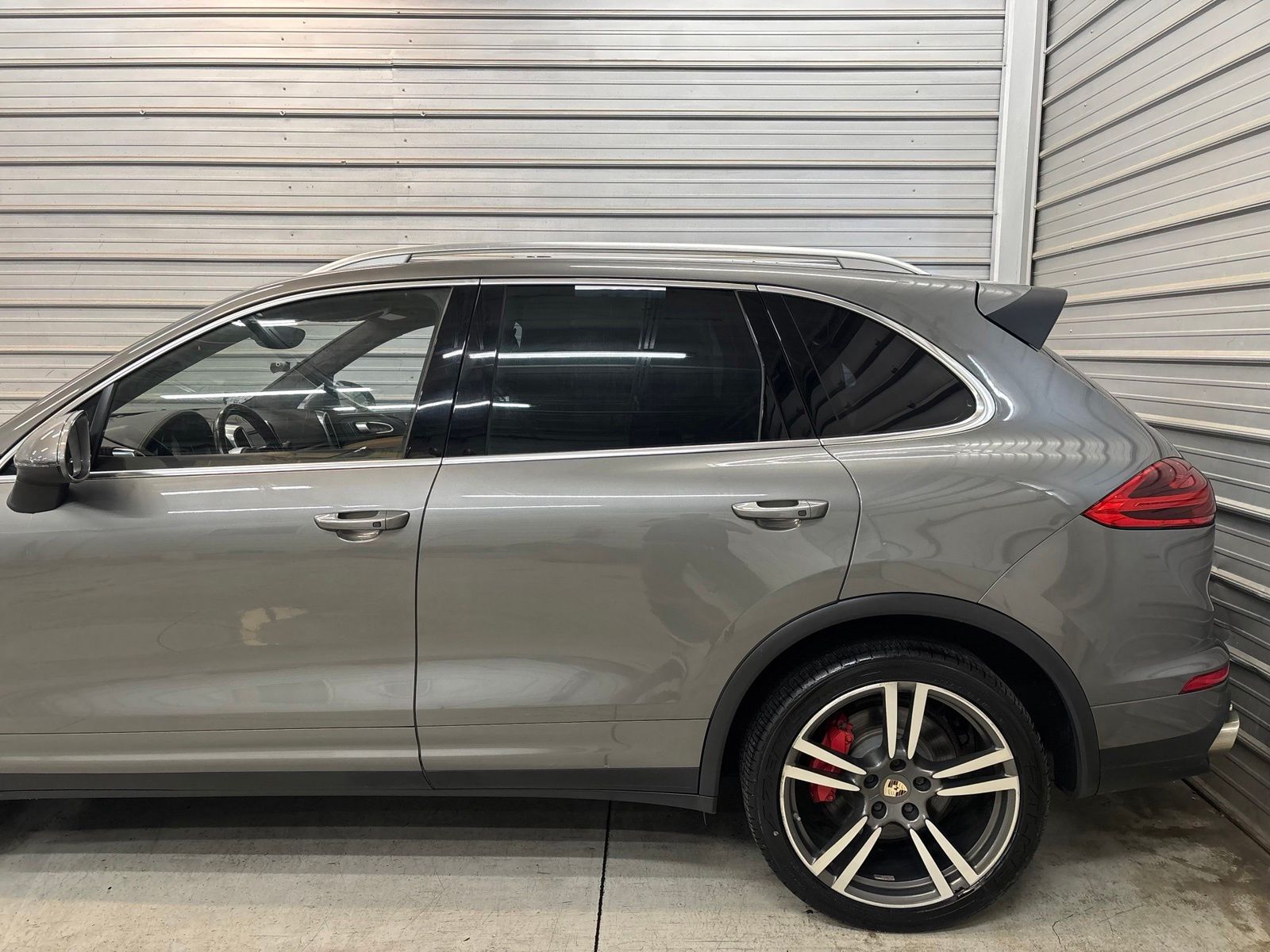 Photo 5 of 2015 Porsche Cayenne Turbo