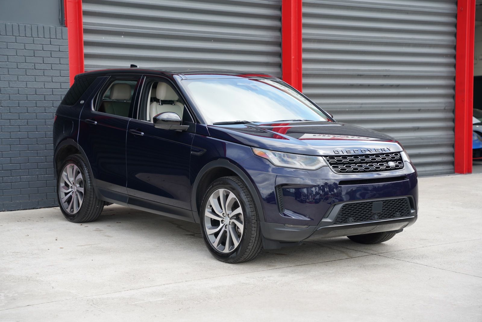 View vehicle photo 3