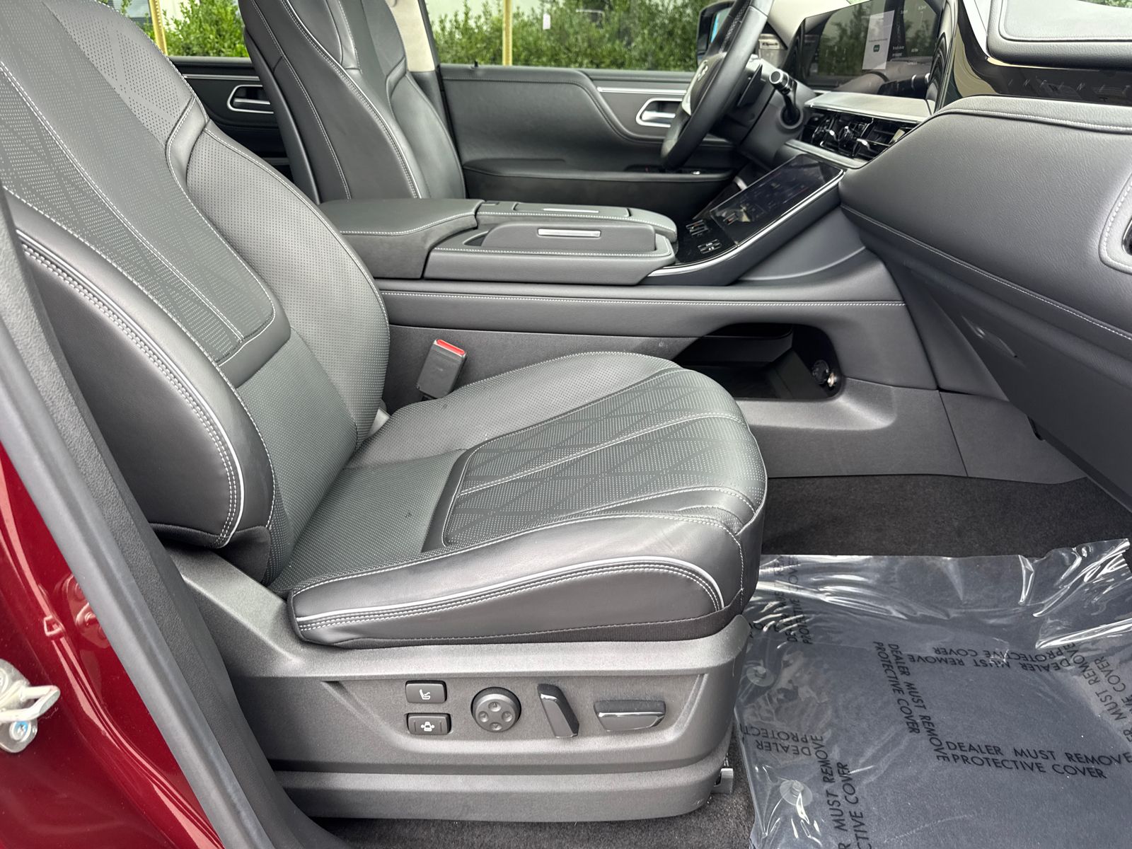 Used 2025 Red INFINITI SENSORY image 13