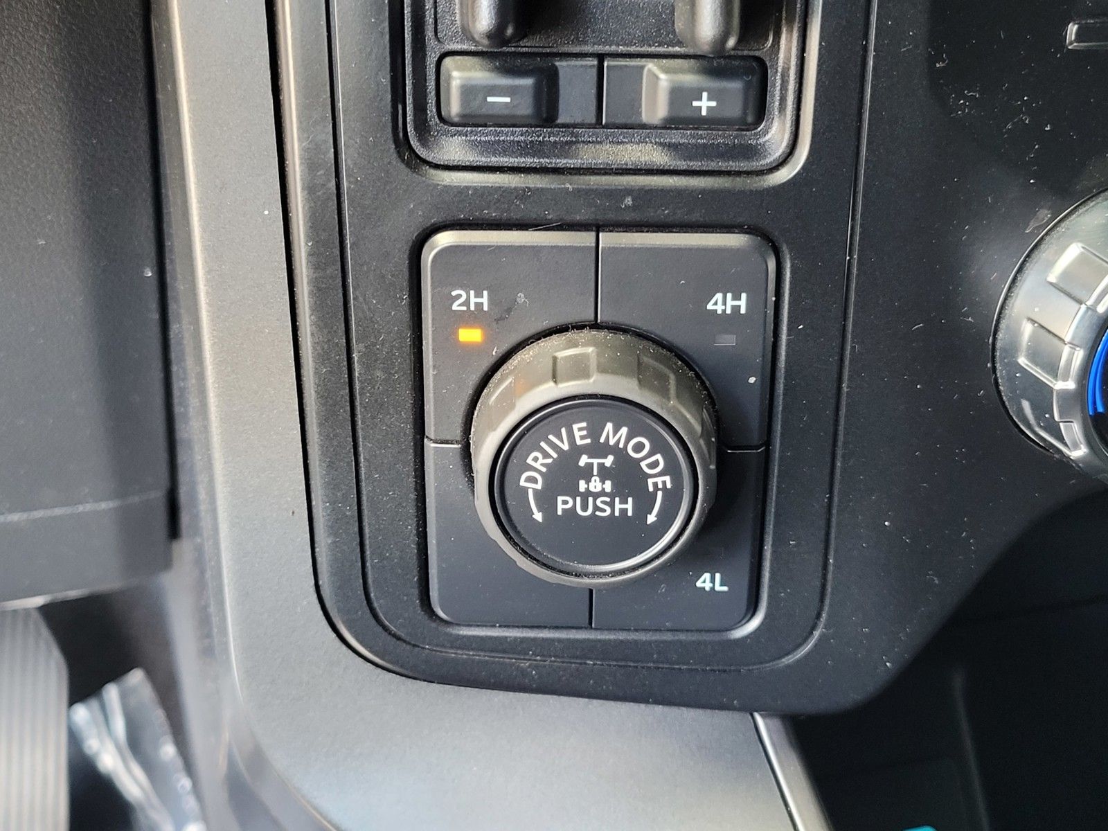 Used 2024 Black Ford XLT image 23