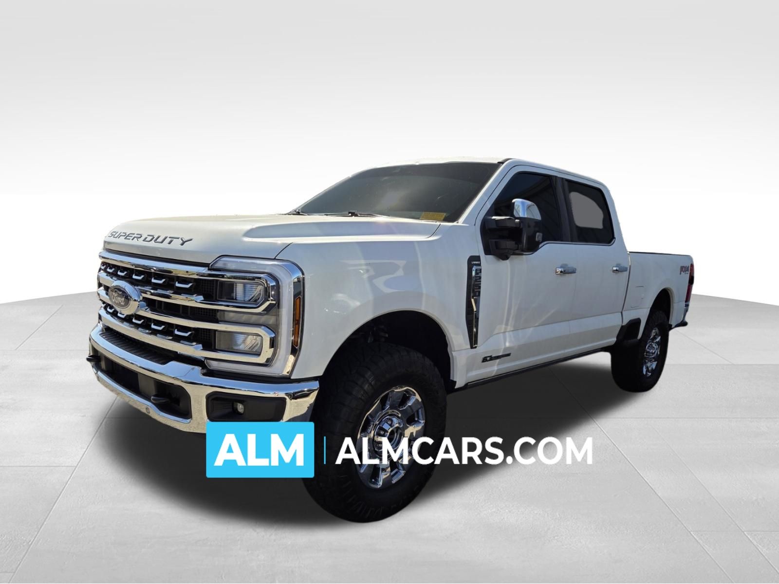 White Metallic 2025 Ford F-250 Super Duty Lariat Crew Cab 4WD Pickup Truck Four-Wheel Drive Automatic