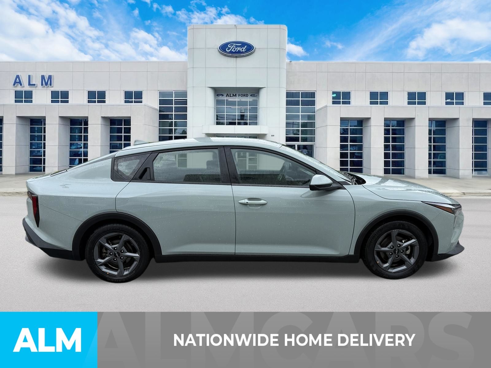 Used 2025 Blue Kia LXS image 4
