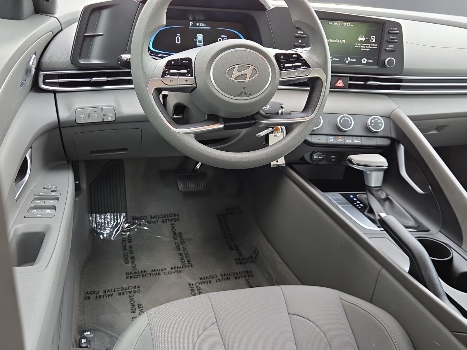 Used 2025 Black Hyundai SE image 3