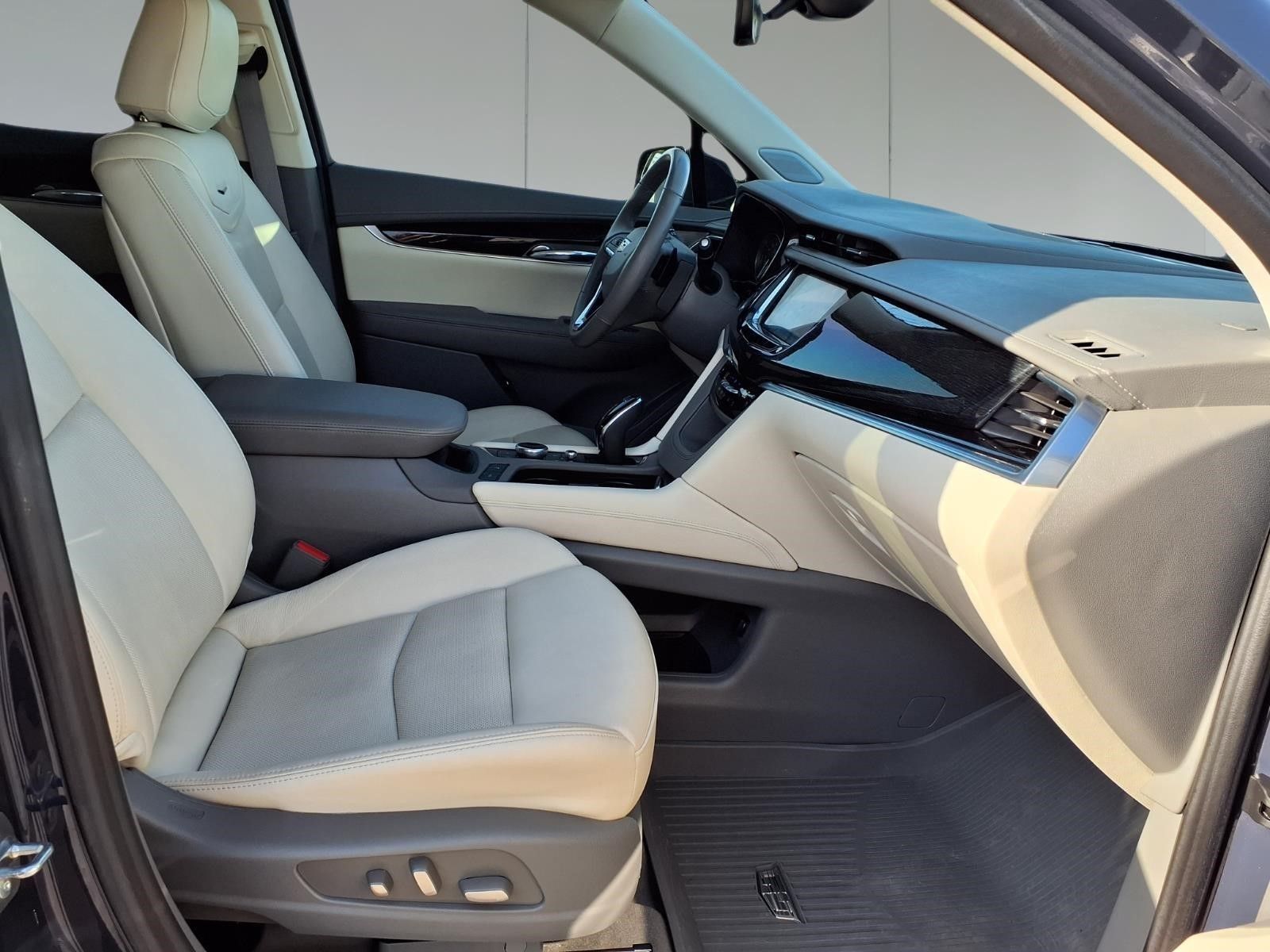 2025 Cadillac XT6 Premium Luxury Black at Classic Chevrolet Galveston