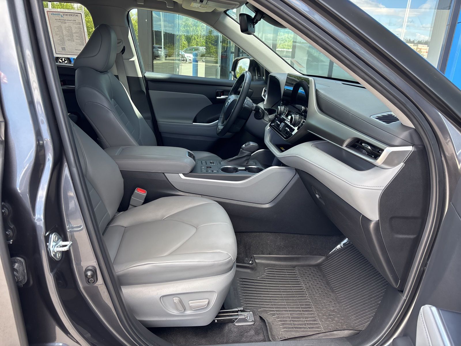 Used 2023 Toyota Highlander SUV