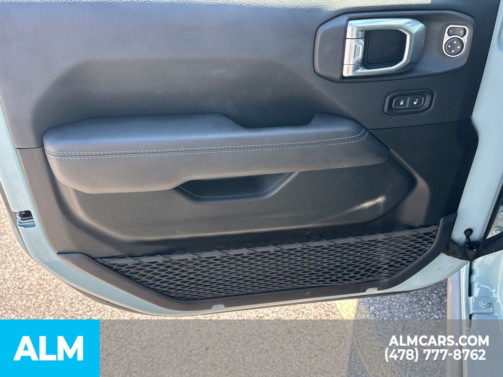 Used 2023 Gray Jeep Rubicon 4xe image 11