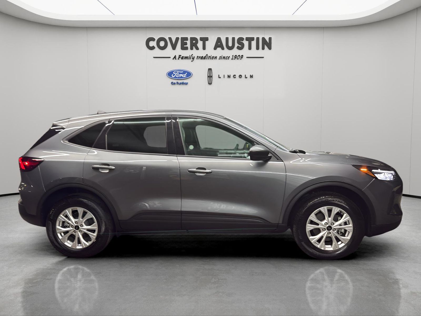 Used Car 2025 Ford Escape  Active For Sale Under $30,000 In Austin, Texas