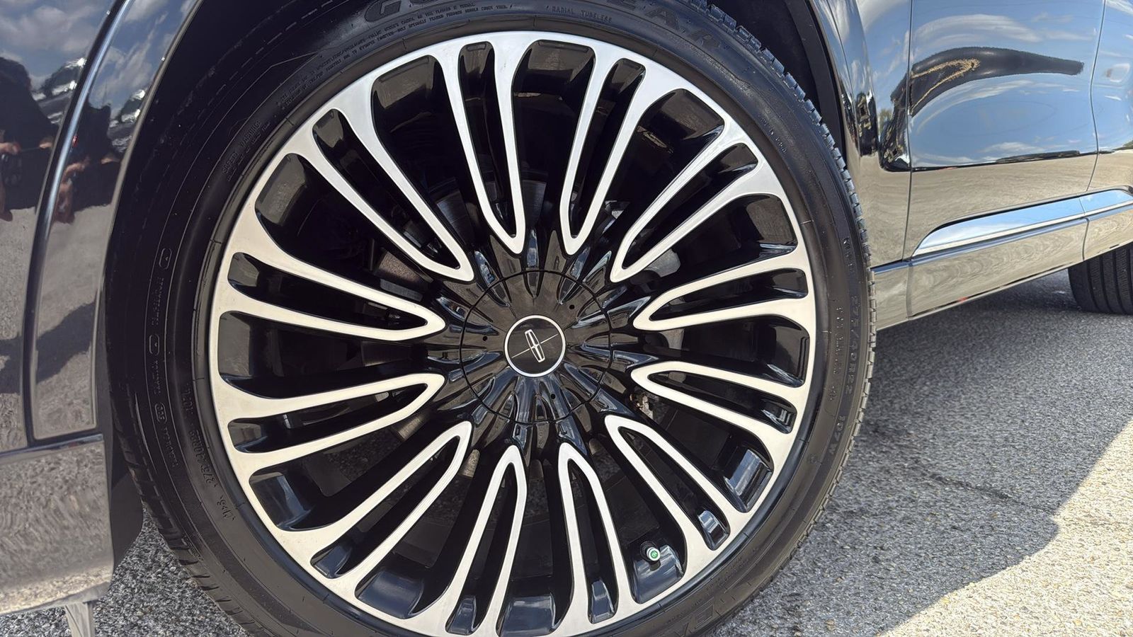 Used Car 2025 Lincoln Aviator  Black Label For Sale Under $80,000 In Austin, Texas