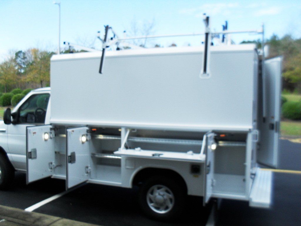 New 2025 Oxford White Ford Base image 5