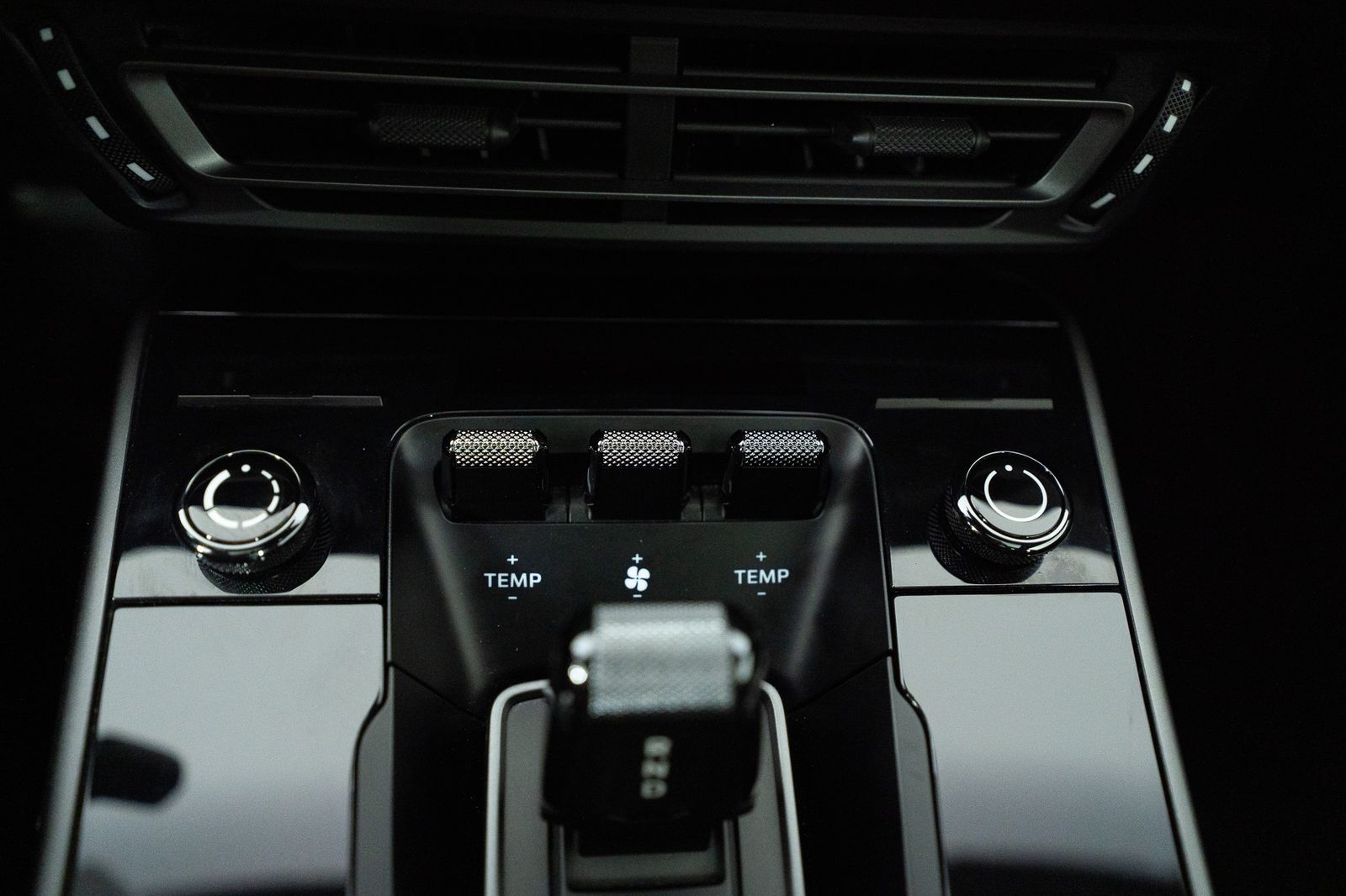2023 Porsche 911 Carrera S — full photo 24 of 40