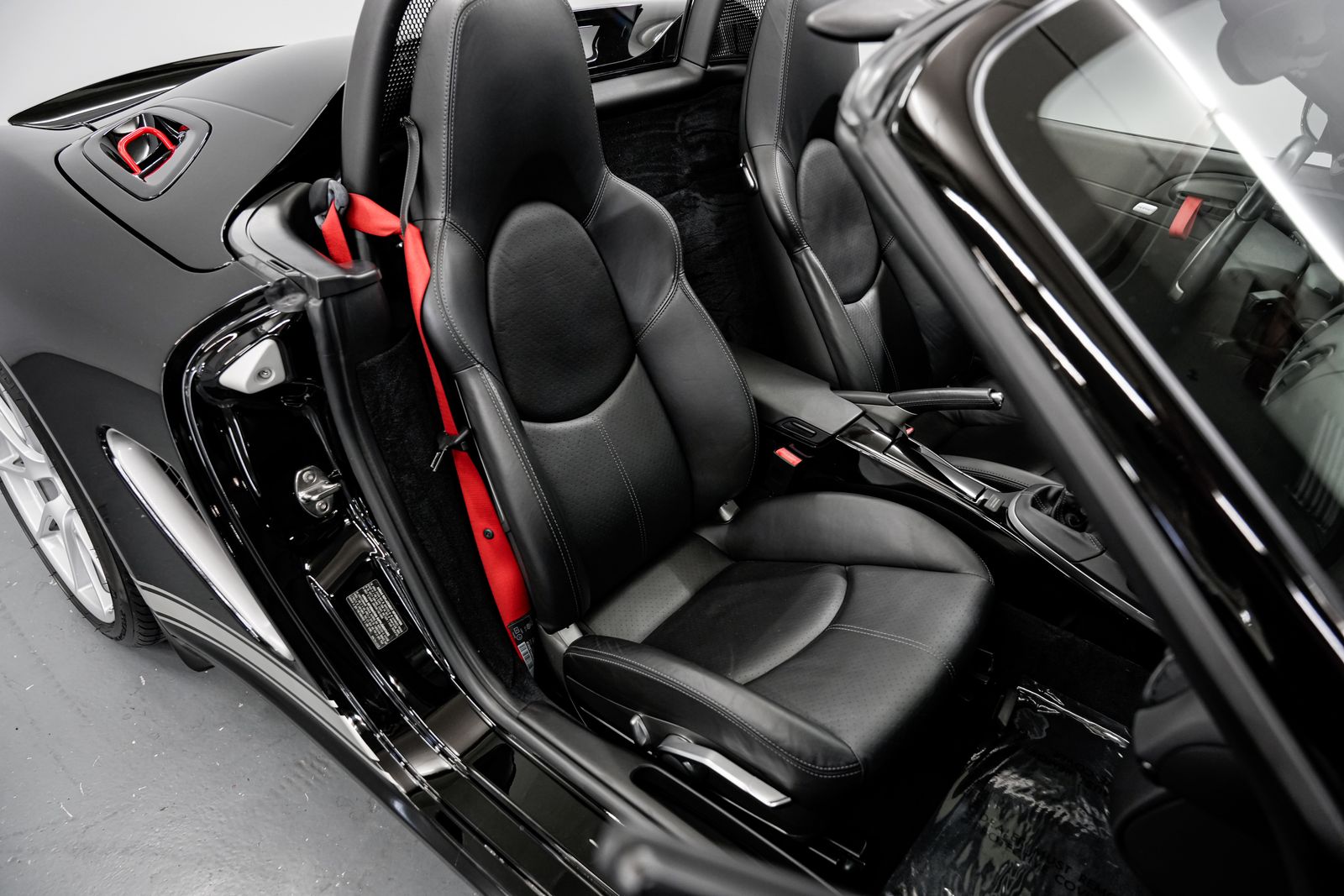 2011 Porsche Boxster Spyder — photo 23