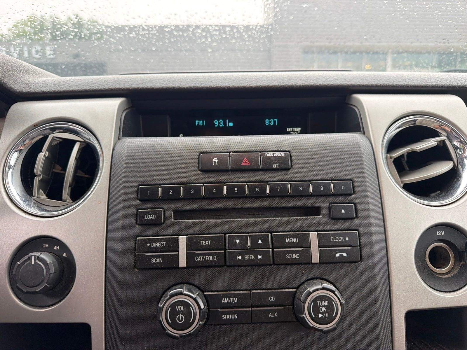 Used 2010  Ford XLT image 11