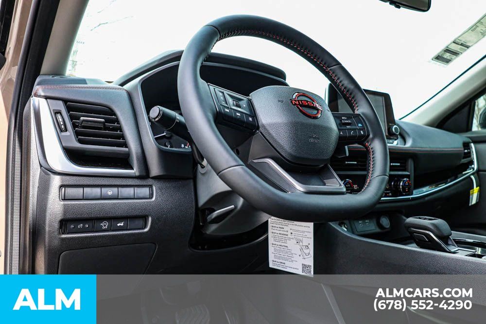 2025 Nissan Rogue SV photo 27