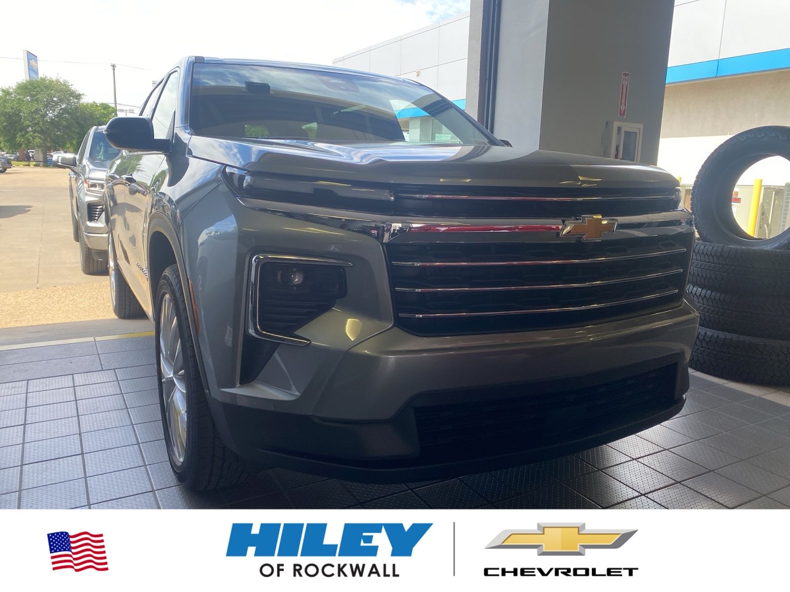 Sterling Gray Metallic 2026 Chevrolet Traverse LT FWD SUV / Crossover Front-Wheel Drive 8-Speed Automatic