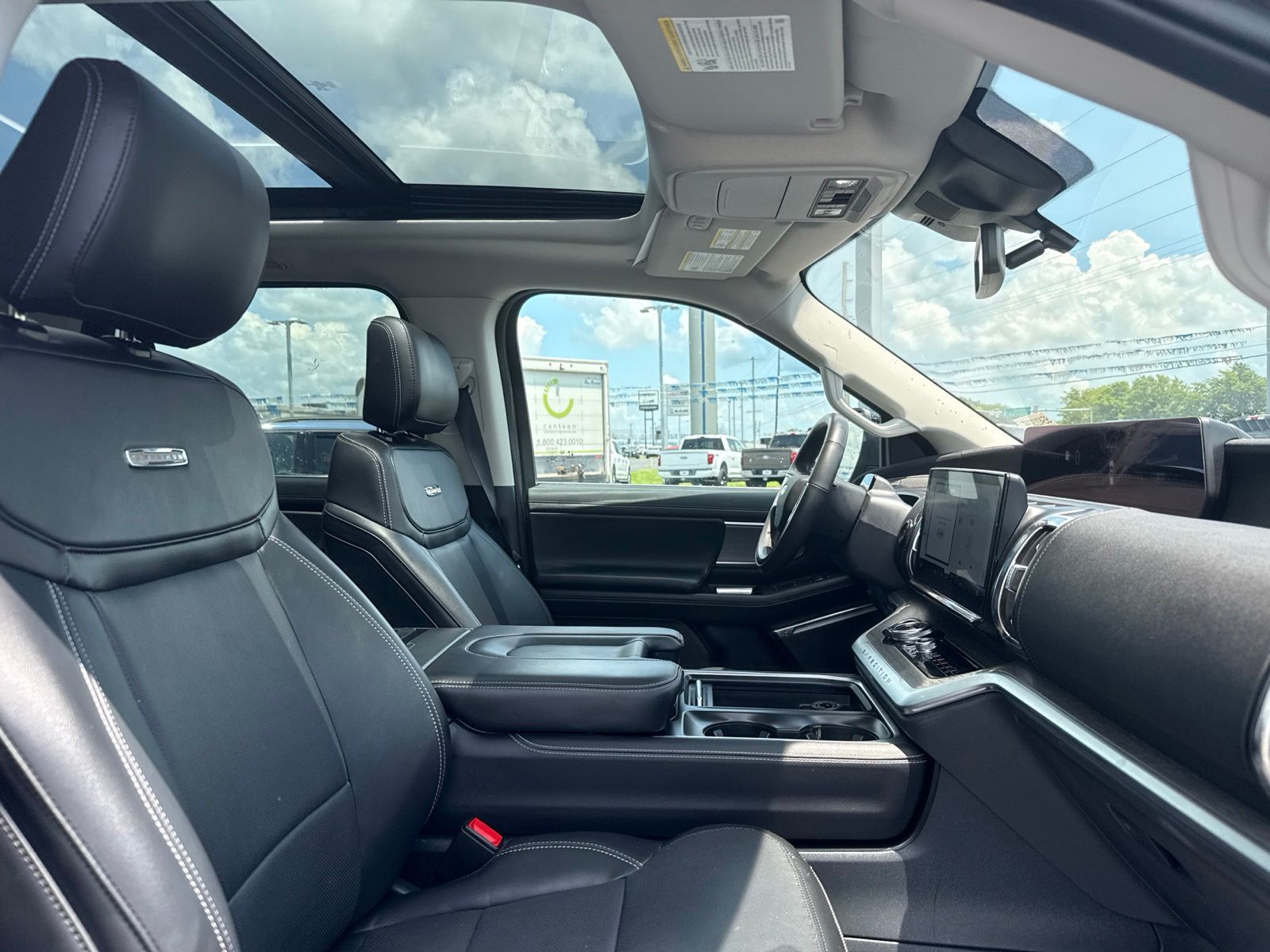 2025 Ford Expedition image 7