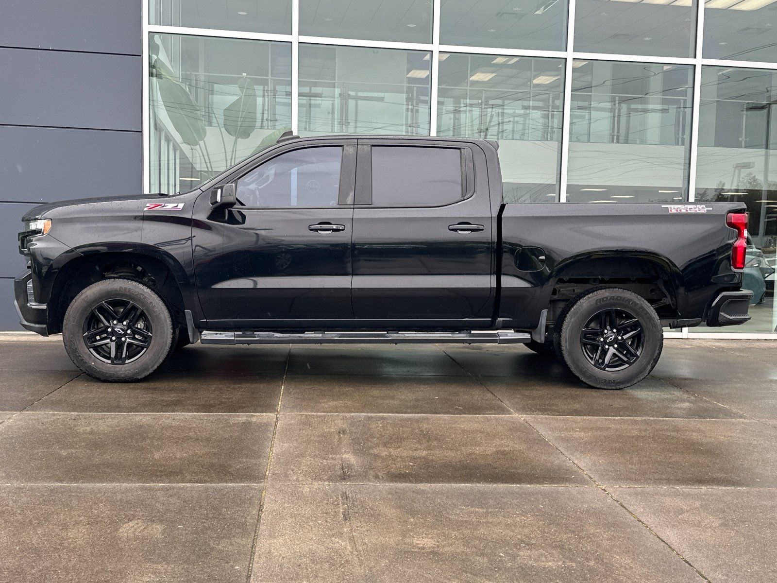 View vehicle photo 6