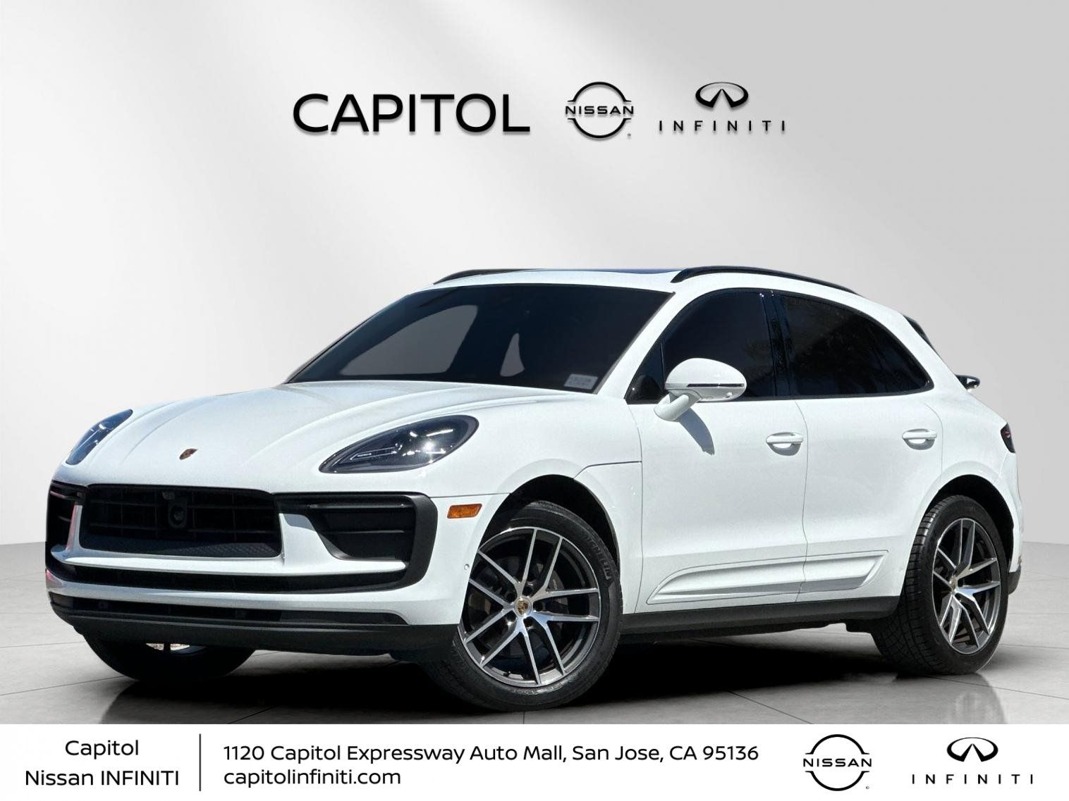 2023 Porsche Macan's photo