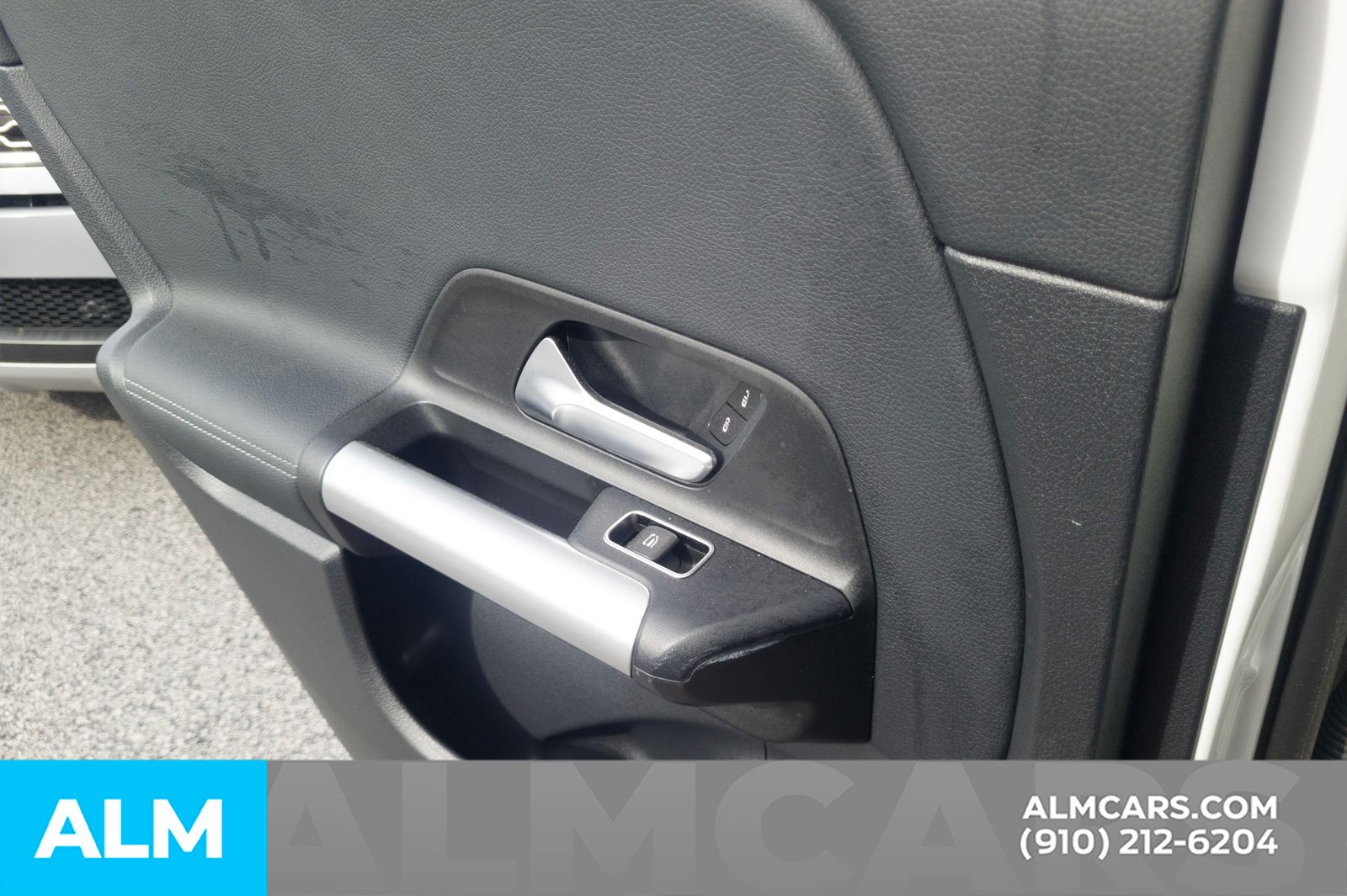 Used 2025 Polar White Mercedes-Benz GLA 250 image 22