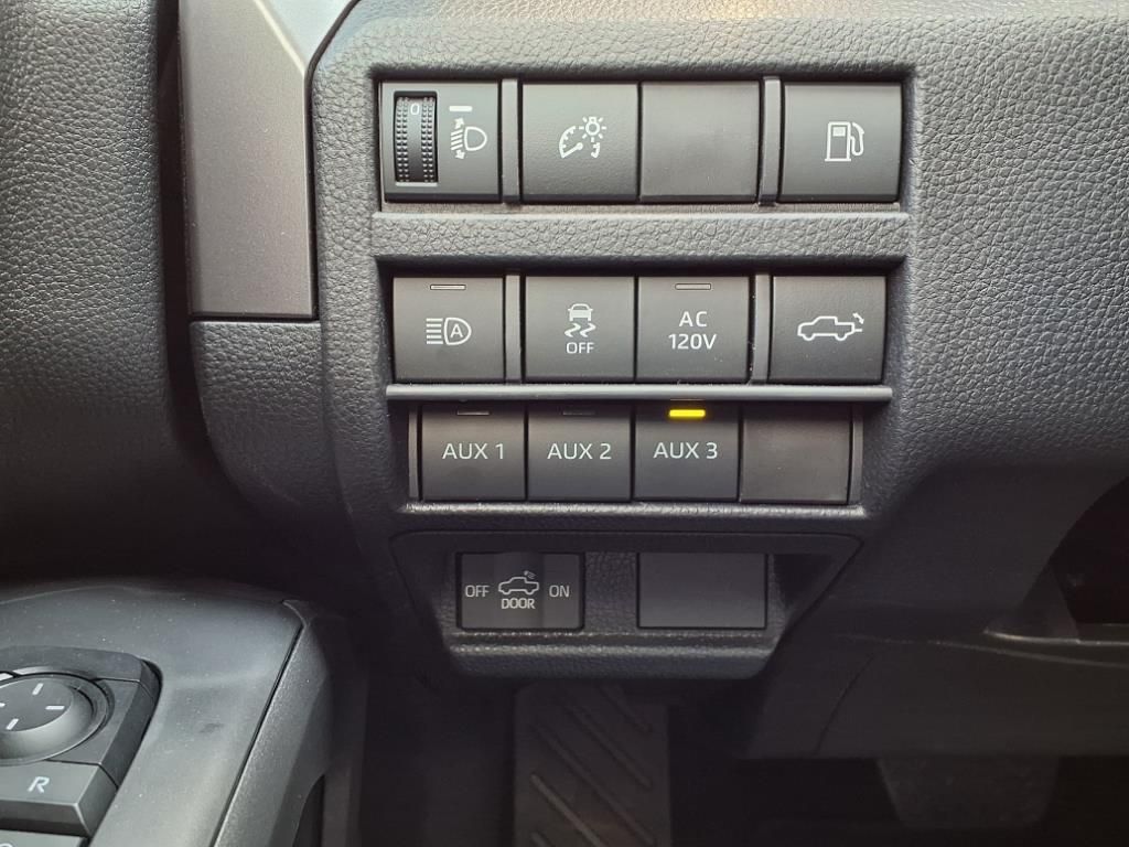 2025 Toyota Tacoma Hybrid TRD Off Road - 7