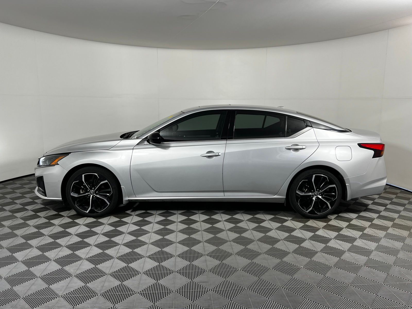 Thumbnail: 2024 Nissan Altima - 8
