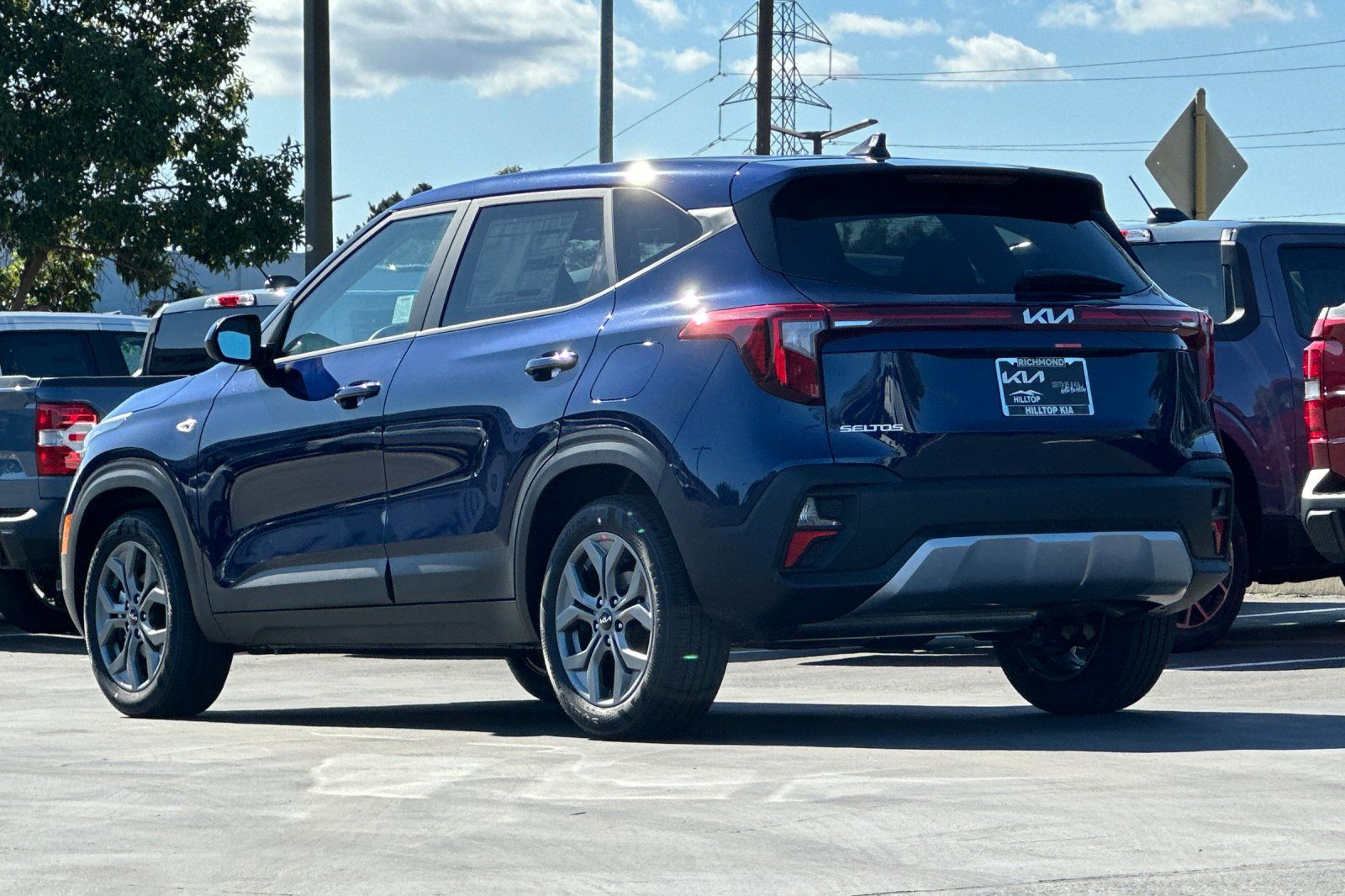 View vehicle photo 6