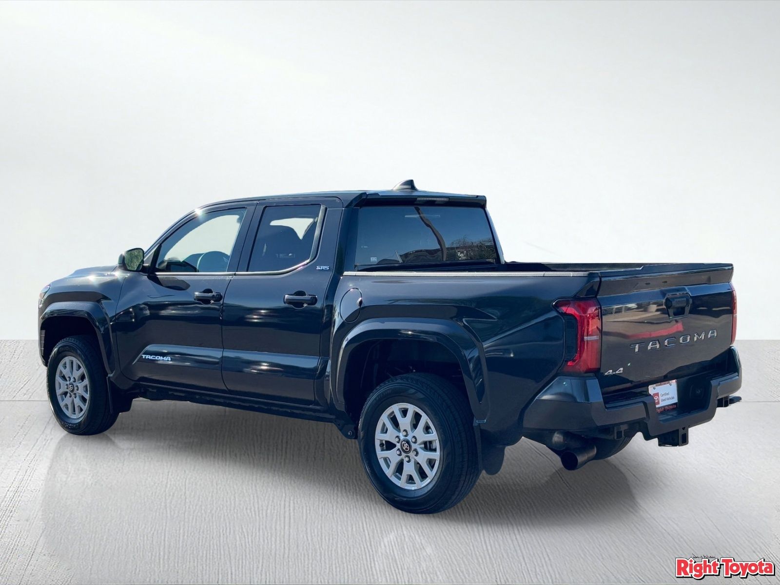 View vehicle photo 4